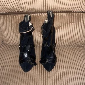 Michael kors boot suede in good condition